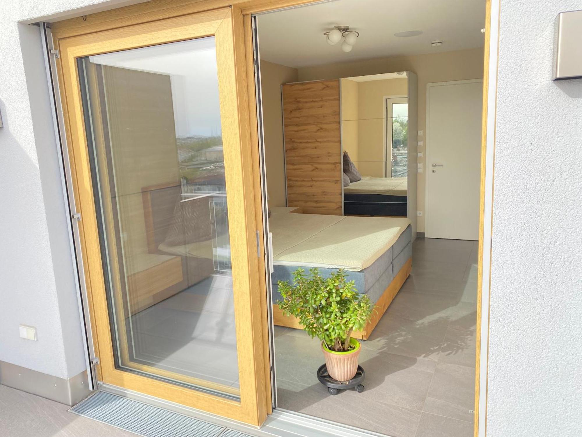 Penthouse Apartment Mit Alpenblick Friedrichshafen Eksteriør bilde