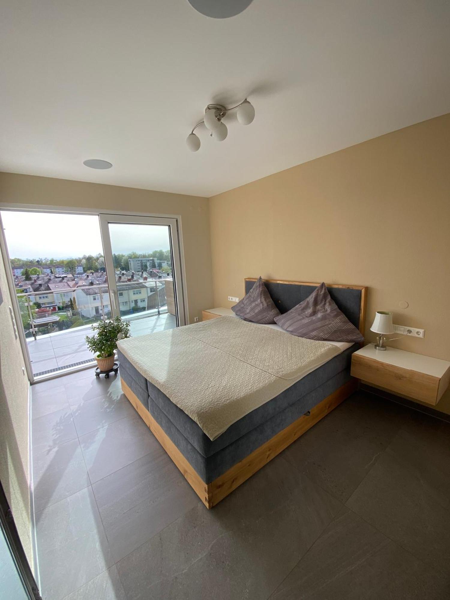 Penthouse Apartment Mit Alpenblick Friedrichshafen Eksteriør bilde