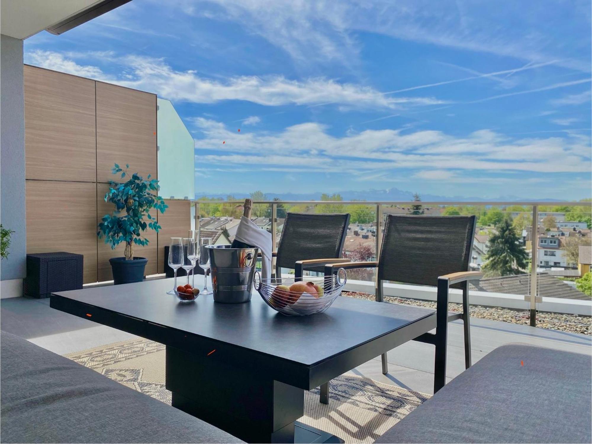 Penthouse Apartment Mit Alpenblick Friedrichshafen Eksteriør bilde