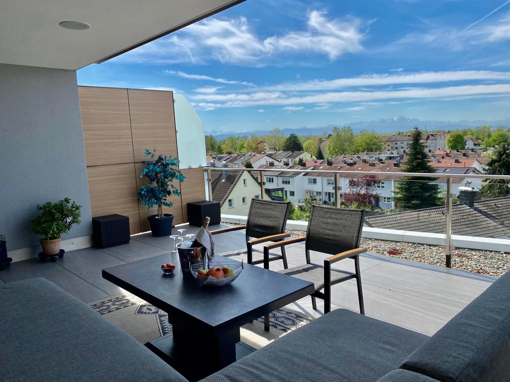 Penthouse Apartment Mit Alpenblick Friedrichshafen Eksteriør bilde