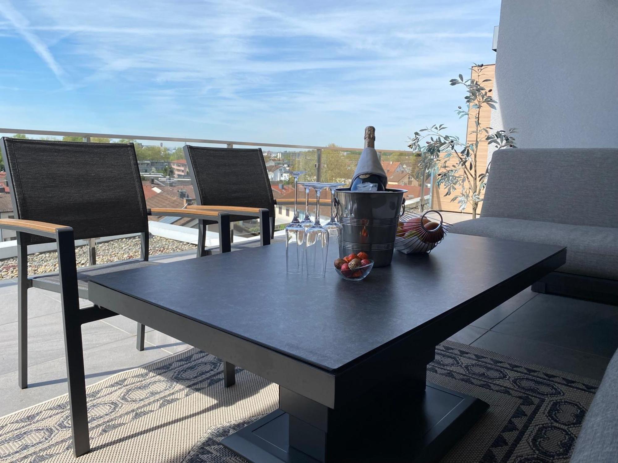 Penthouse Apartment Mit Alpenblick Friedrichshafen Eksteriør bilde